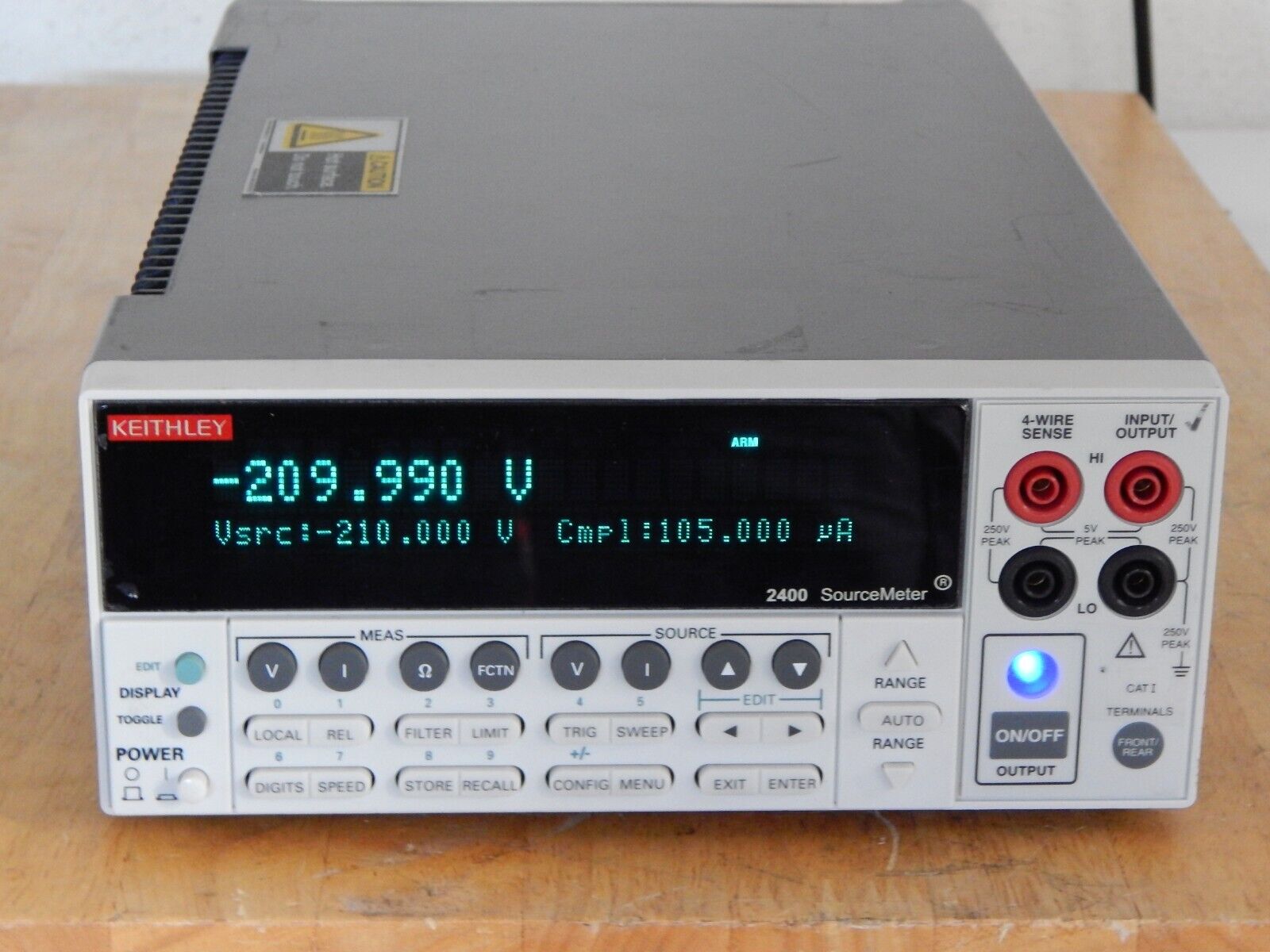 Keithley 2400 SourceMeter, 200Vdc 1A 20W , Rev C34 Keithley 2400 SourceMeter, 200Vdc 1A 20W , Rev C34